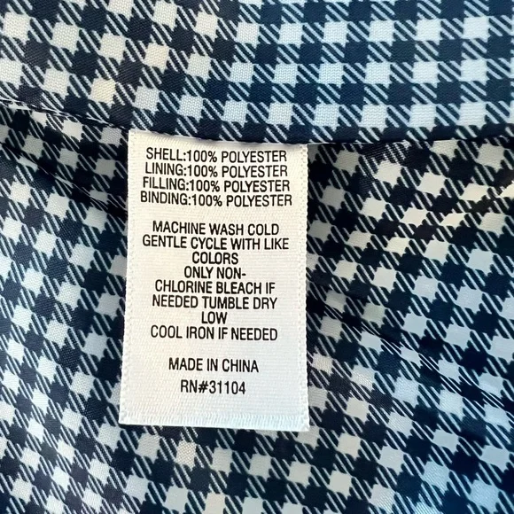 Crown‎ & Ivy Black Suede Trim Vest Size 1X - Picture 9 of 9